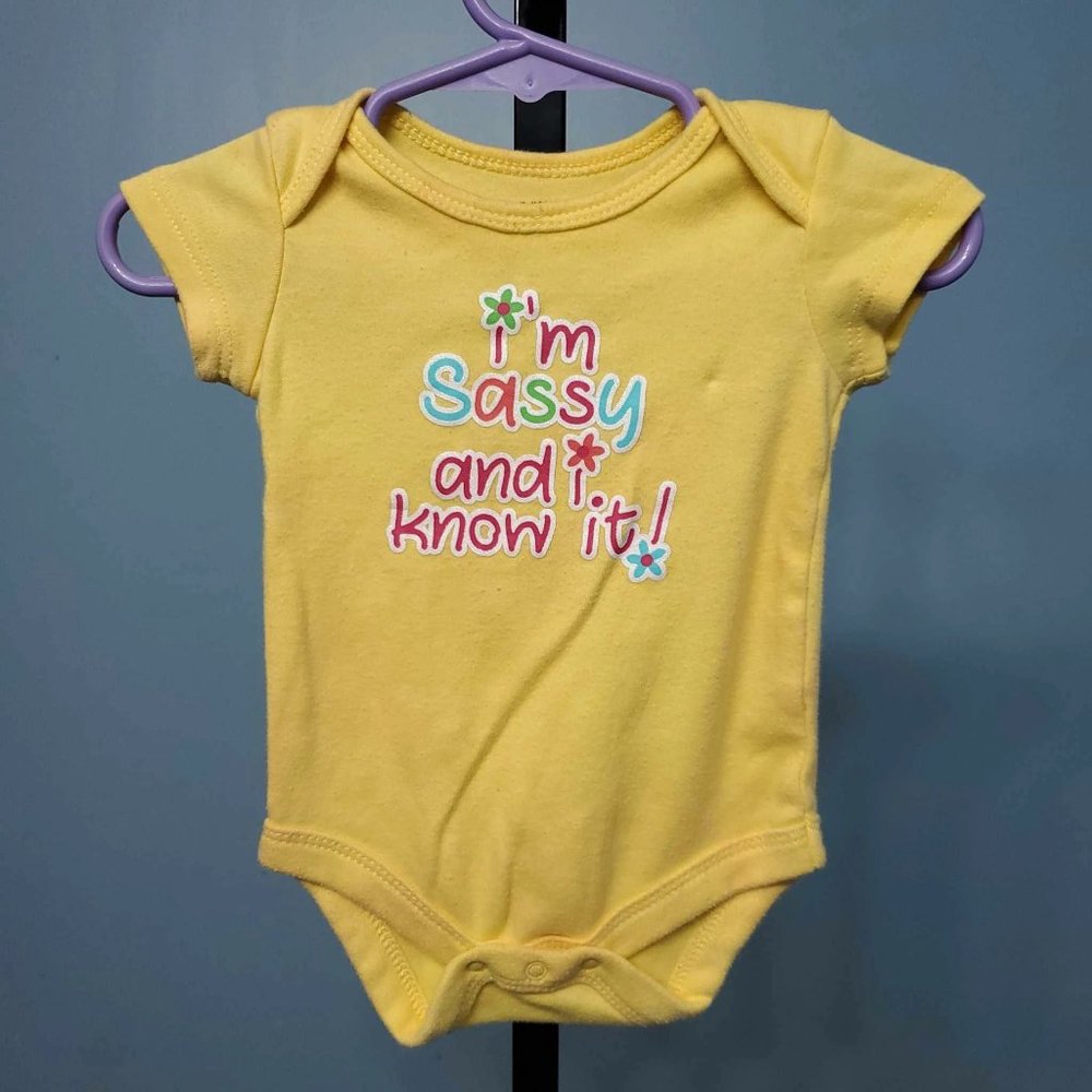 4/$10 Yellow "I'm Sassy and I know It" Graphic Print Onesie |Size: 0-3M